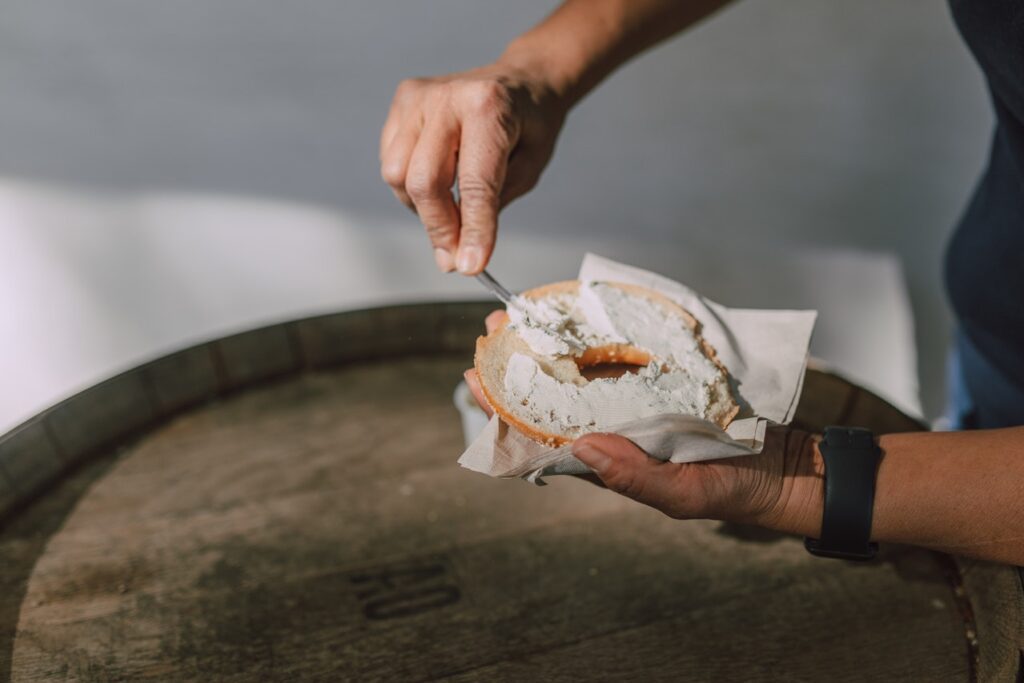 bagel with cream