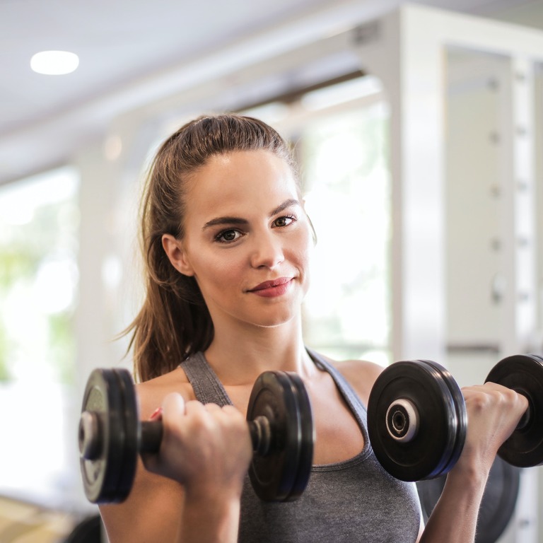 Sumo deadlift dumbbell